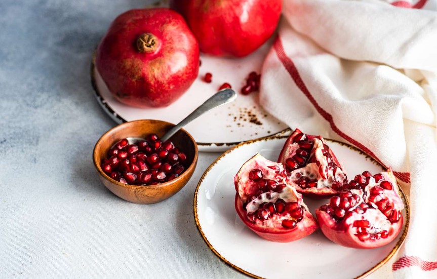 How to Cut a Pomegranate